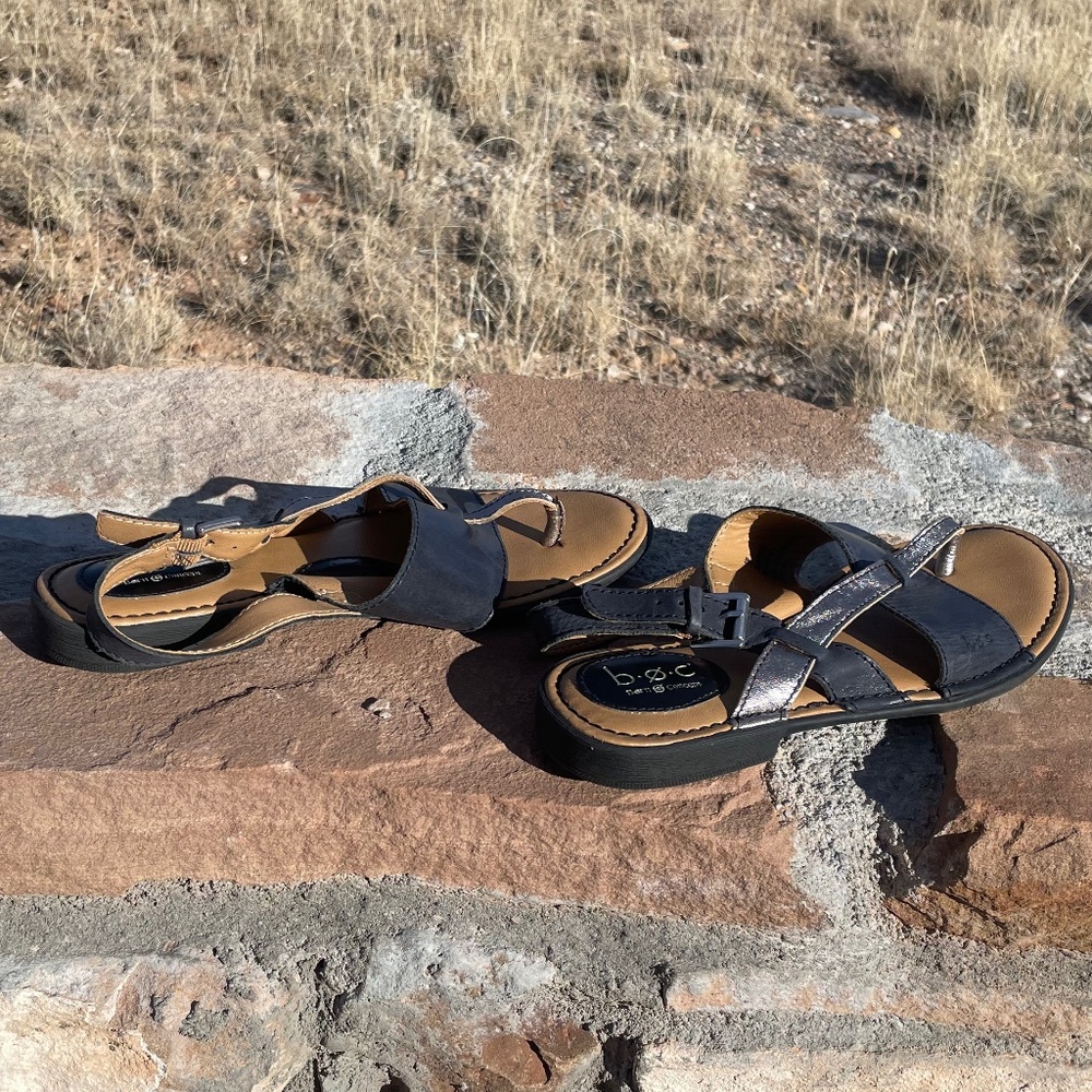 BOC Born Concept Leather Thong Sandals Black Metallic Slingback Flat (Size 7 M)